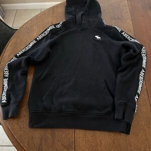 Abercrombie Kids Black and White Sweatshirt Classic Style